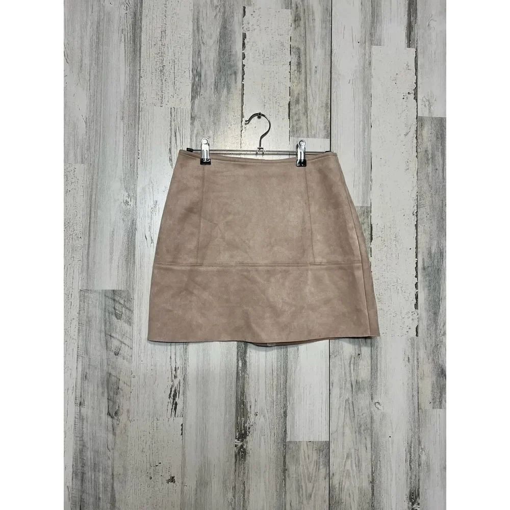 Kendall & Kylie Faux Suede Rose Tan Mini Skirt | Soft Zip-Back Style – Size XS